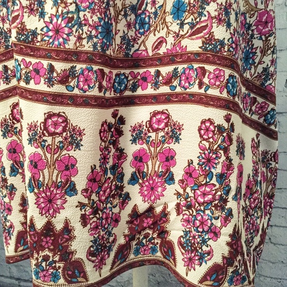 Dalia Flutter Sleeve V-Neck Multi-colored Blouse - Picture 8 of 8